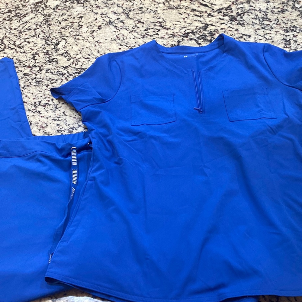 Med Couture peaches large royal blue scrub set